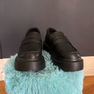 Black platform shoes size 7 1/2